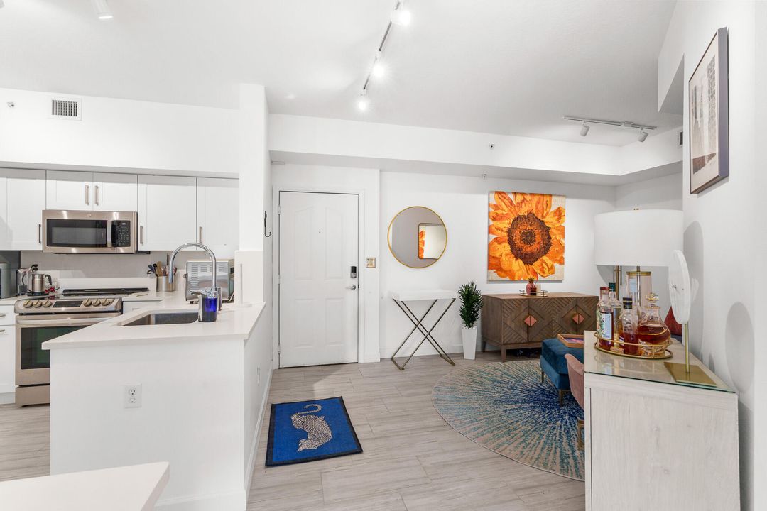 For Rent: $4,700 (2 beds, 2 baths, 1243 Square Feet)