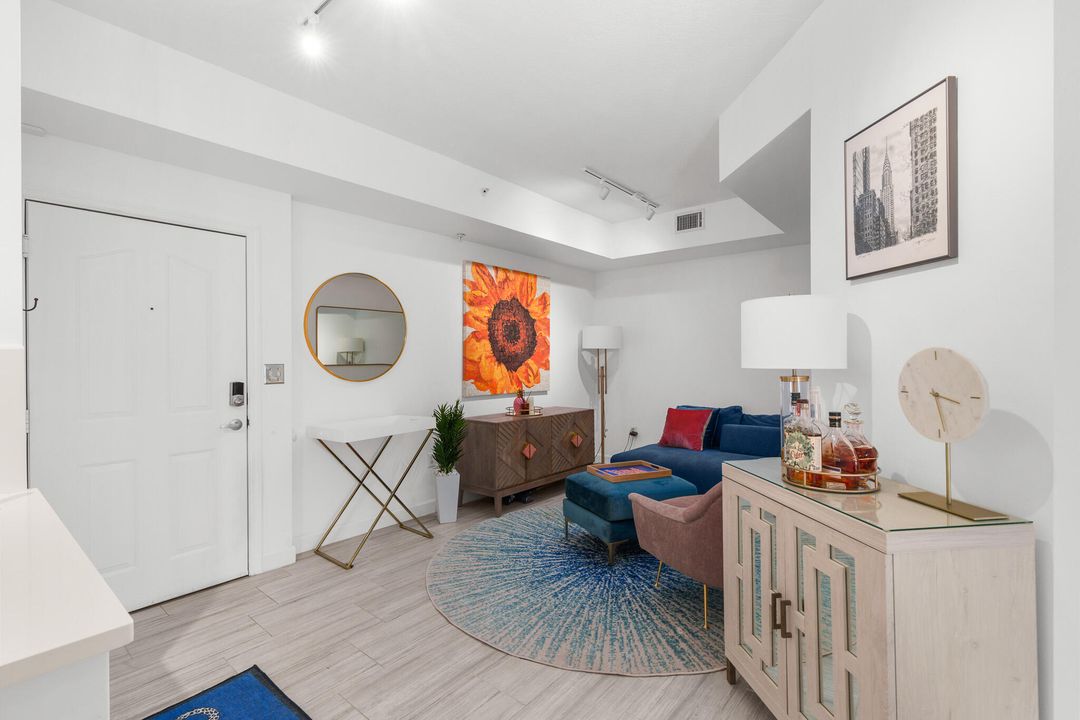 For Rent: $4,700 (2 beds, 2 baths, 1243 Square Feet)