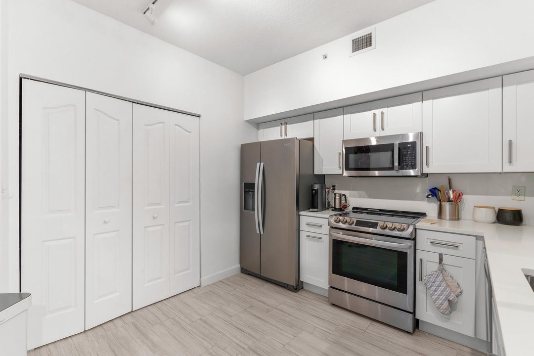 For Rent: $4,700 (2 beds, 2 baths, 1243 Square Feet)