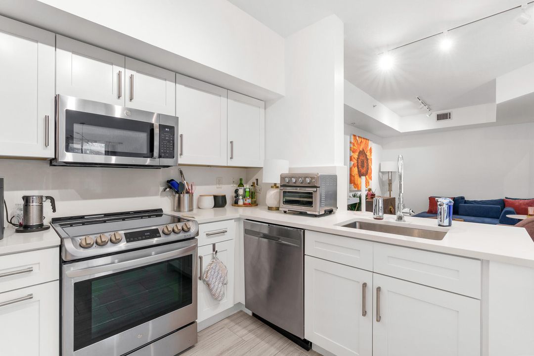 For Rent: $4,700 (2 beds, 2 baths, 1243 Square Feet)