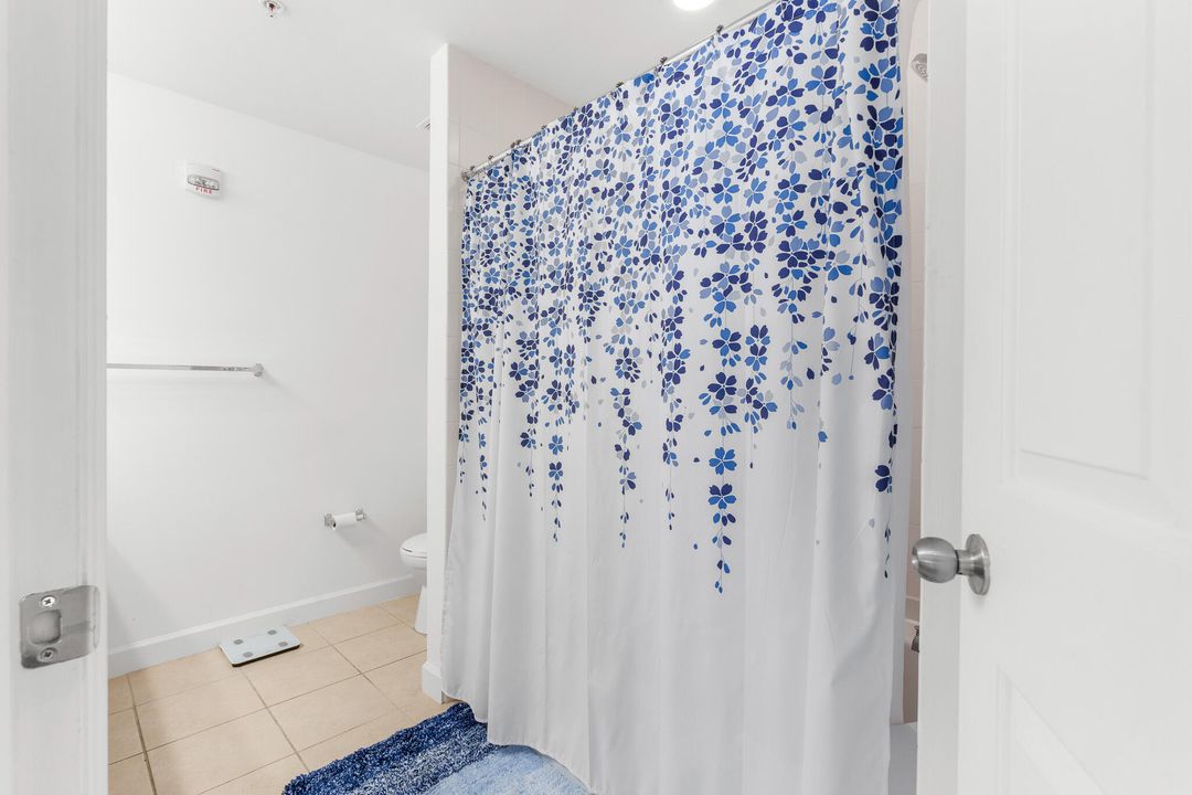 For Rent: $4,700 (2 beds, 2 baths, 1243 Square Feet)