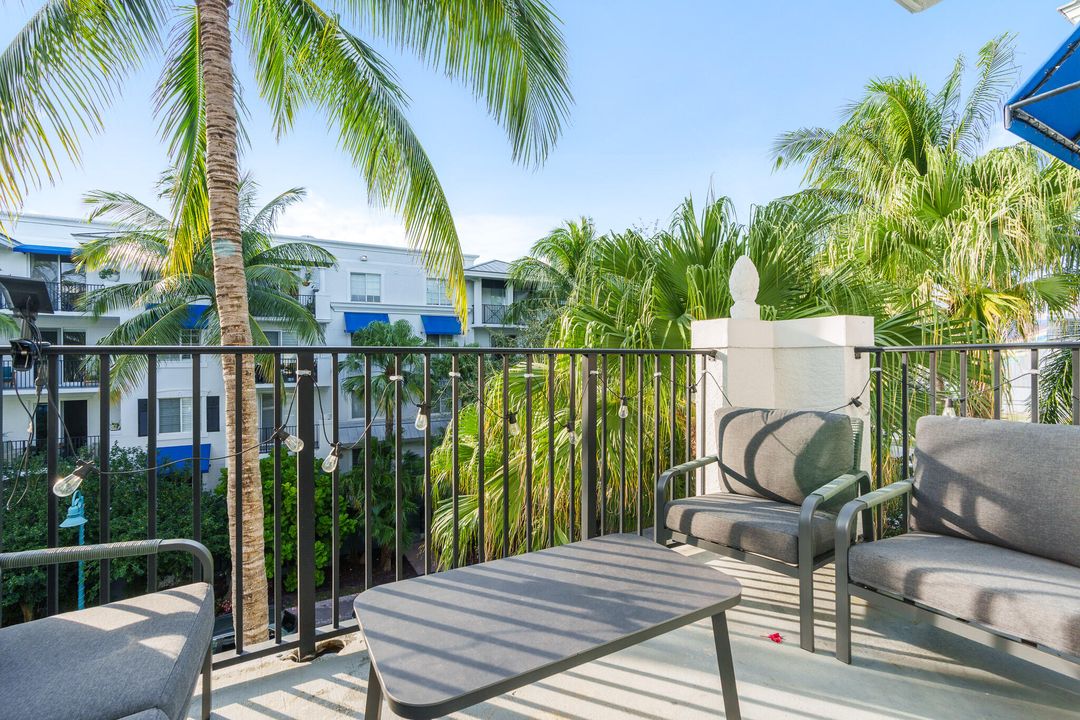 For Rent: $4,700 (2 beds, 2 baths, 1243 Square Feet)