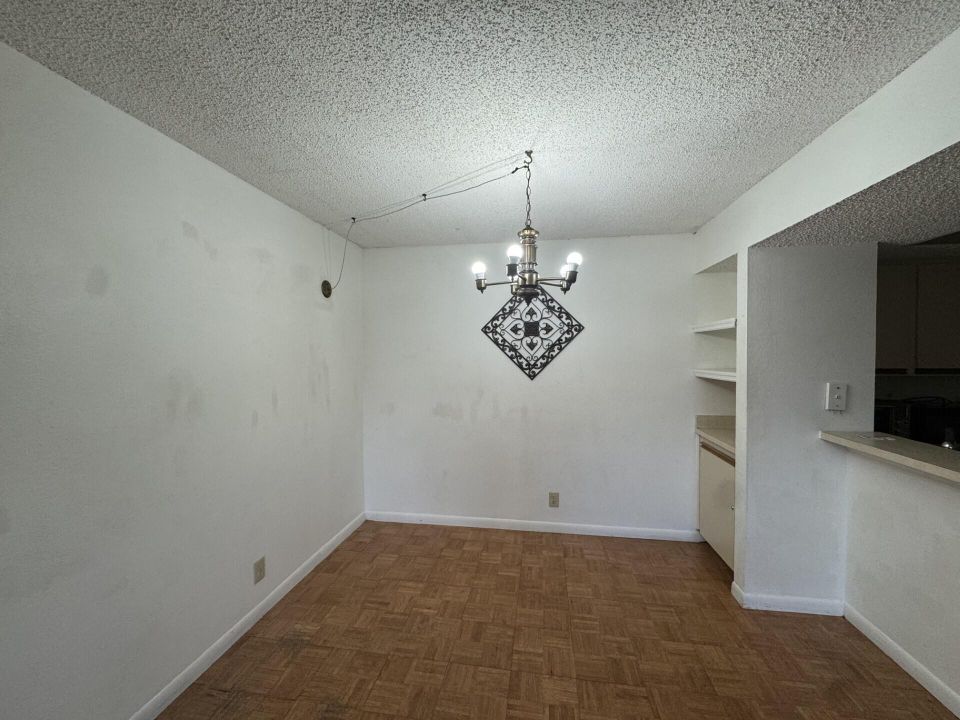 For Rent: $1,600 (2 beds, 2 baths, 886 Square Feet)