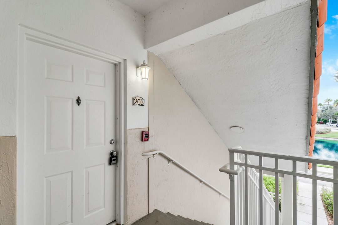 For Sale: $430,000 (3 beds, 2 baths, 1466 Square Feet)