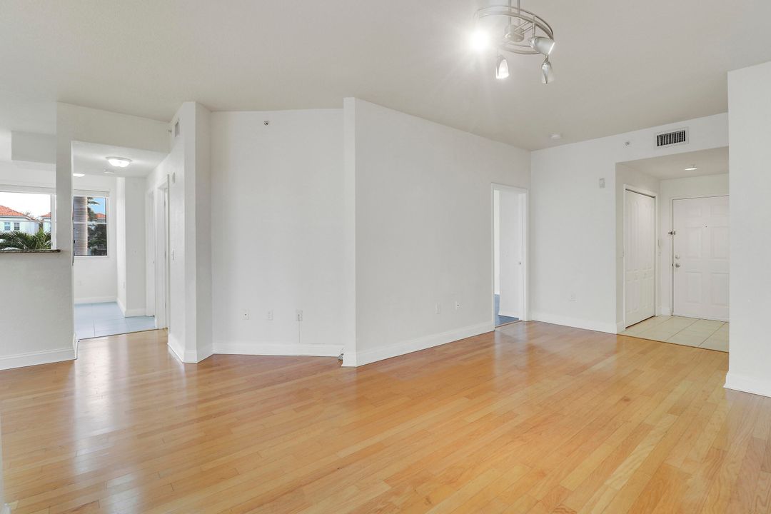 For Sale: $430,000 (3 beds, 2 baths, 1466 Square Feet)