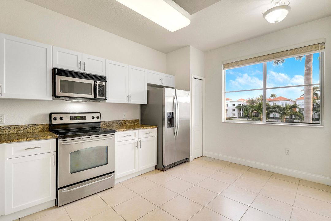 For Sale: $430,000 (3 beds, 2 baths, 1466 Square Feet)