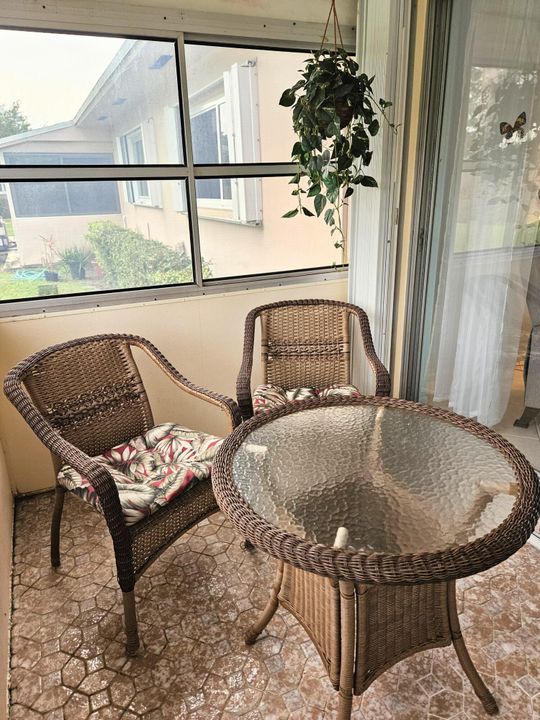 For Sale: $109,500 (1 beds, 1 baths, 662 Square Feet)