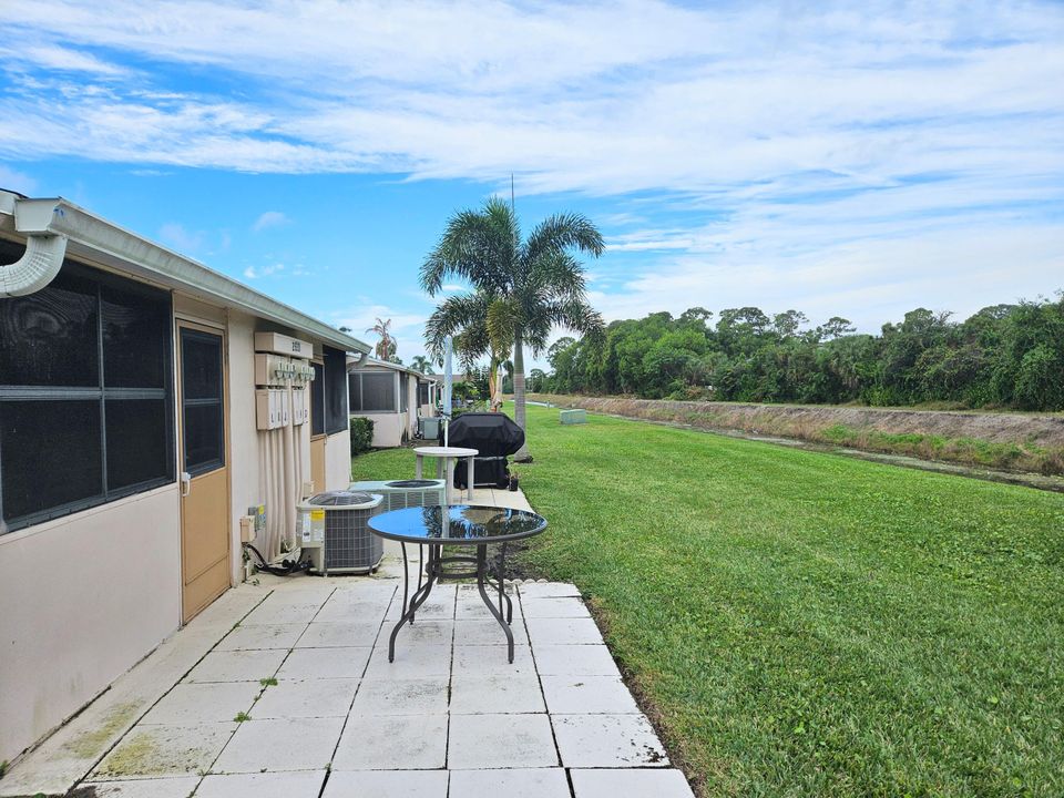 For Sale: $109,500 (1 beds, 1 baths, 662 Square Feet)