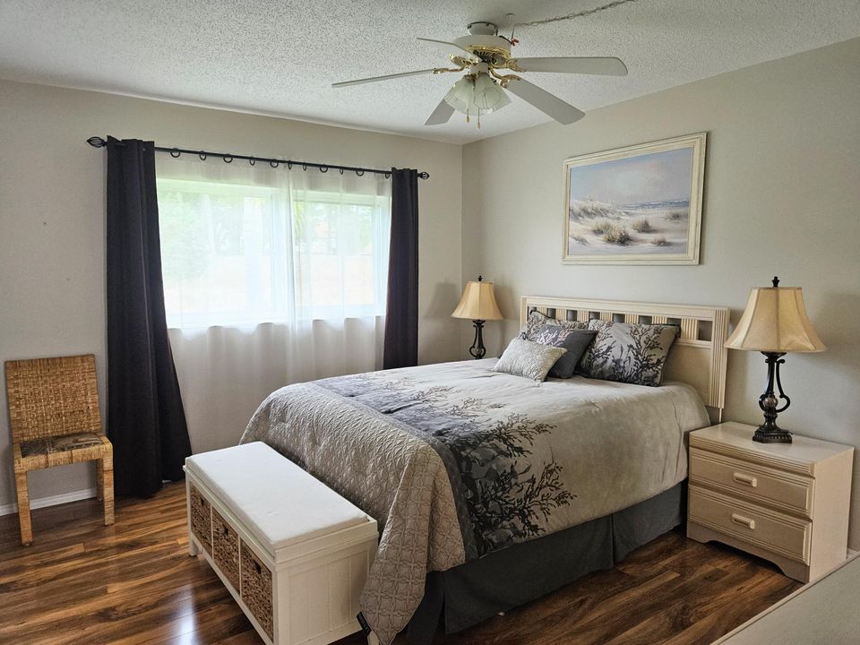 For Sale: $109,500 (1 beds, 1 baths, 662 Square Feet)