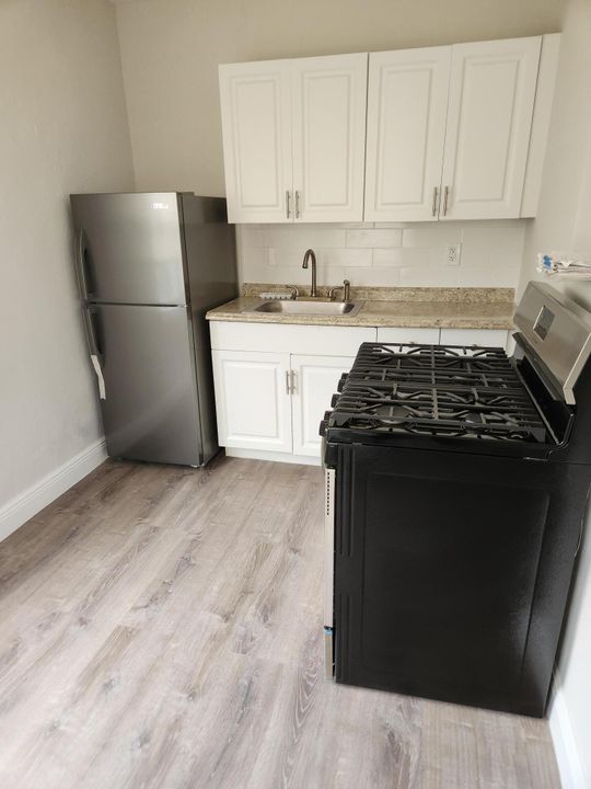 出租: $1,575 (1 贝兹, 1 浴室, 953 平方英尺)