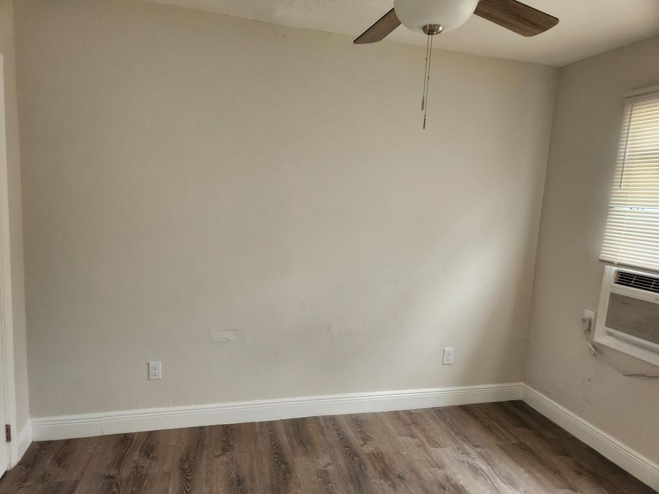 出租: $1,575 (1 贝兹, 1 浴室, 953 平方英尺)