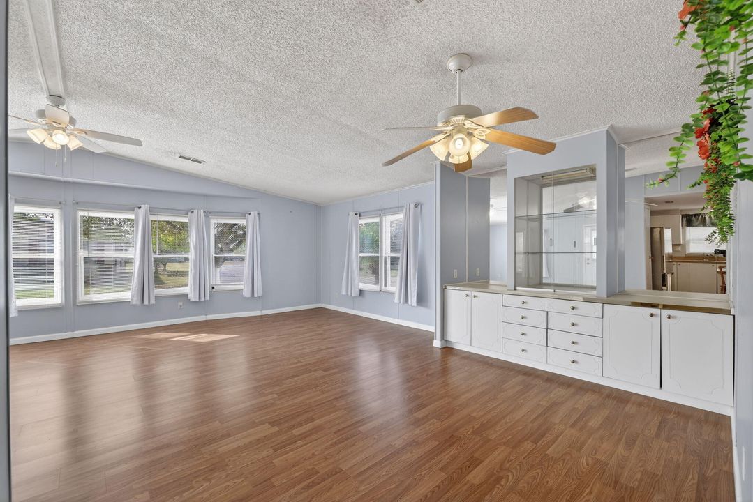 En Venta: $185,000 (2 camas, 2 baños, 1471 Pies cuadrados)