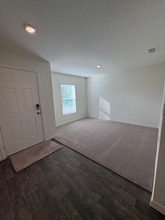 For Rent: $2,200 (4 beds, 2 baths, 1806 Square Feet)