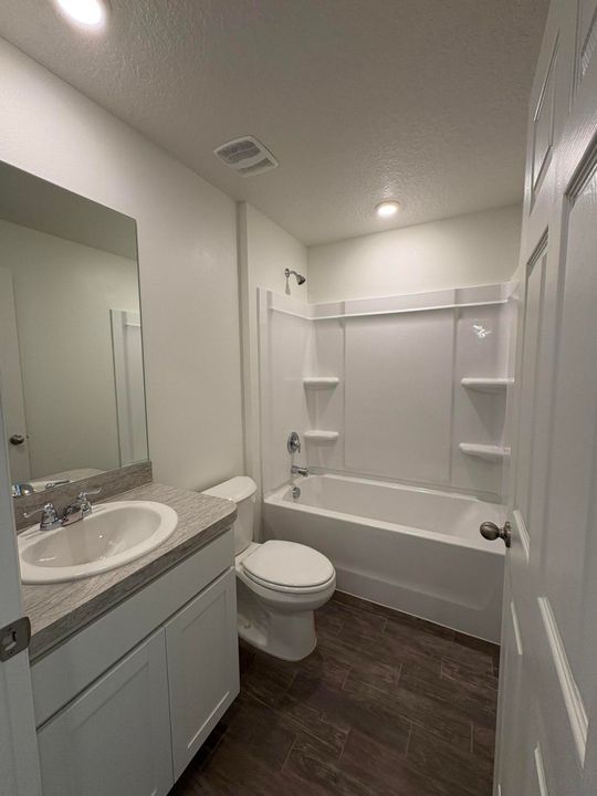 For Rent: $2,200 (4 beds, 2 baths, 1806 Square Feet)