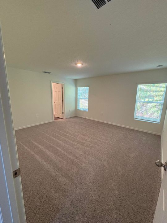 For Rent: $2,200 (4 beds, 2 baths, 1806 Square Feet)