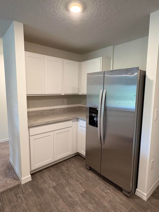 For Rent: $2,200 (4 beds, 2 baths, 1806 Square Feet)