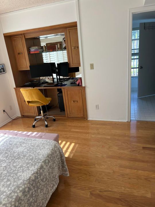 For Sale: $595,000 (3 beds, 2 baths, 1925 Square Feet)