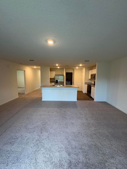 For Rent: $2,200 (4 beds, 2 baths, 1806 Square Feet)