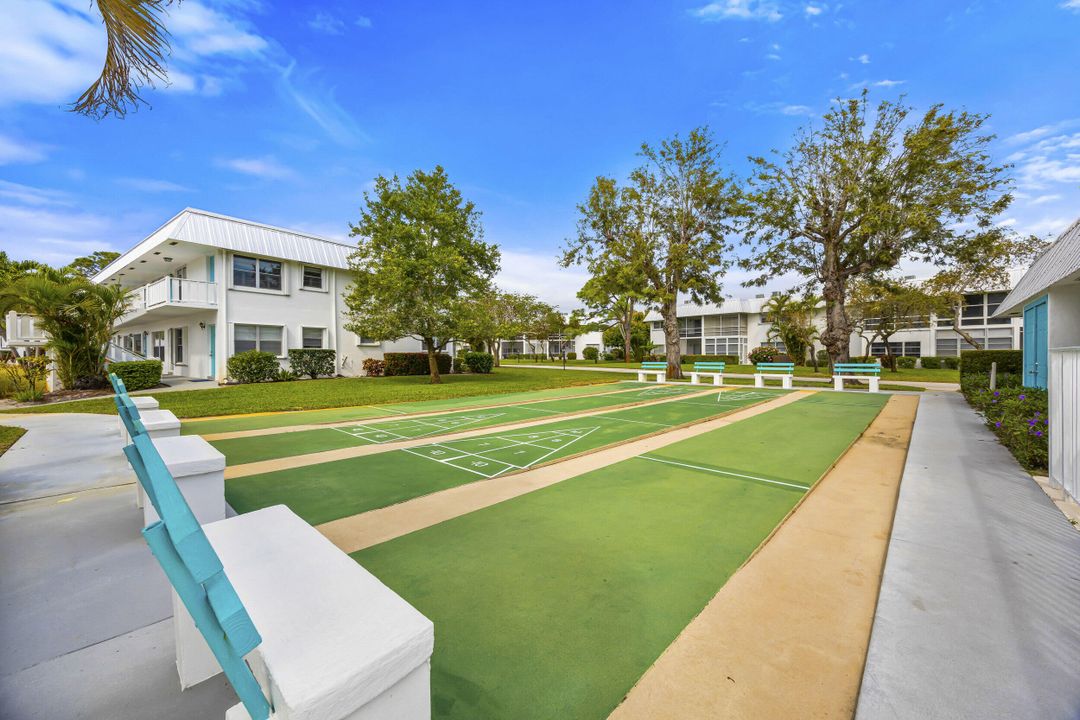 For Sale: $158,000 (2 beds, 2 baths, 992 Square Feet)