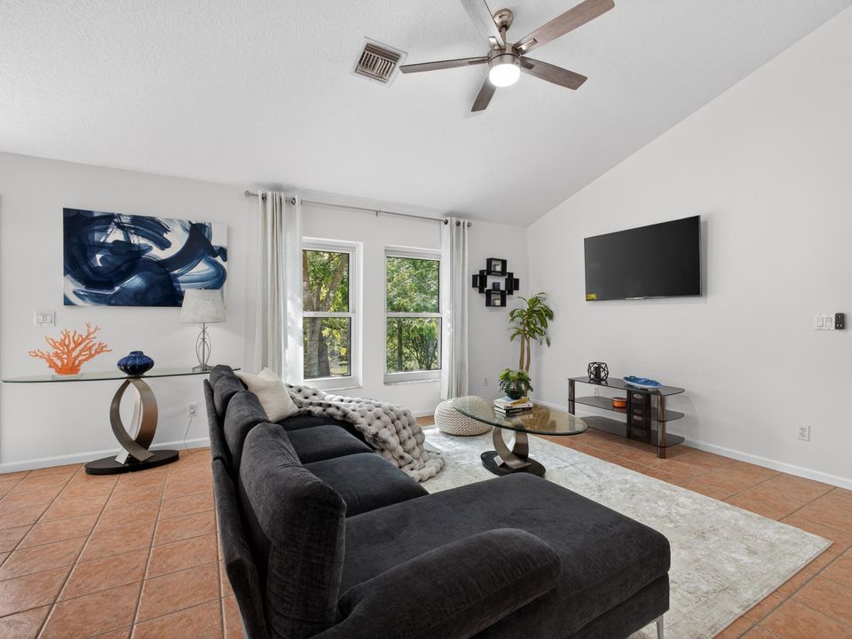 For Sale: $615,000 (3 beds, 2 baths, 1770 Square Feet)