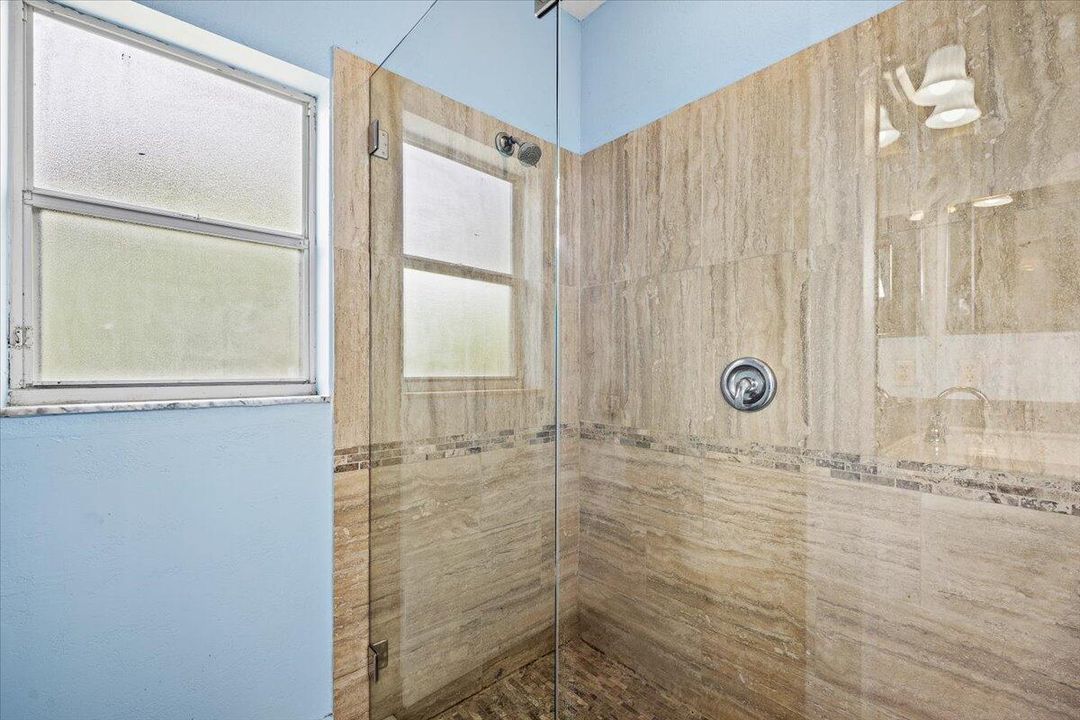 For Sale: $1,050,000 (3 beds, 3 baths, 2299 Square Feet)