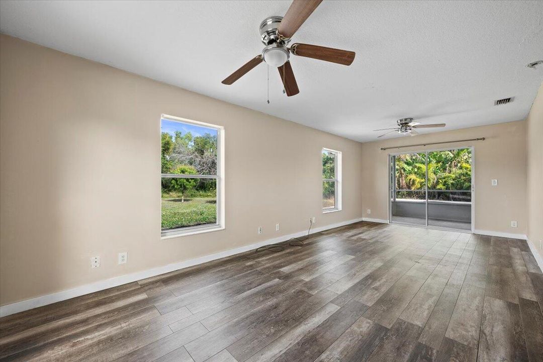 For Sale: $1,050,000 (3 beds, 3 baths, 2299 Square Feet)