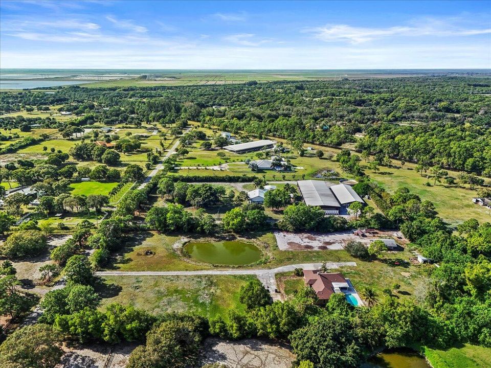 For Sale: $1,050,000 (3 beds, 3 baths, 2299 Square Feet)