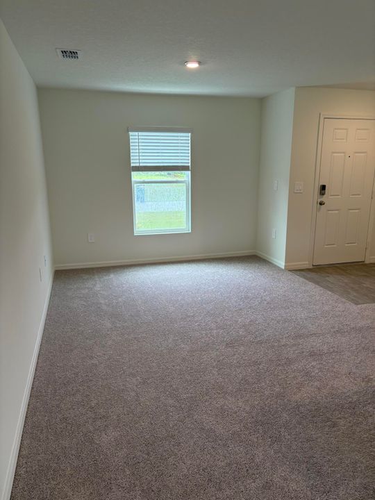 En Renta: $1,950 (3 camas, 2 baños, 1243 Pies cuadrados)