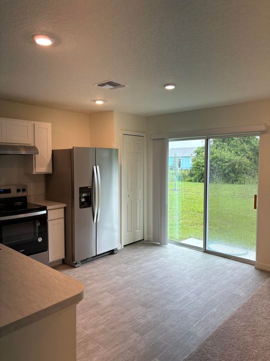 En Renta: $1,950 (3 camas, 2 baños, 1243 Pies cuadrados)