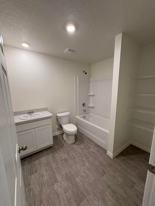 En Renta: $1,950 (3 camas, 2 baños, 1243 Pies cuadrados)