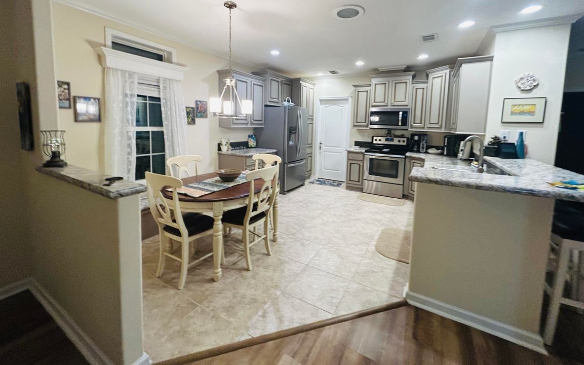 En Venta: $239,900 (3 camas, 2 baños, 1328 Pies cuadrados)