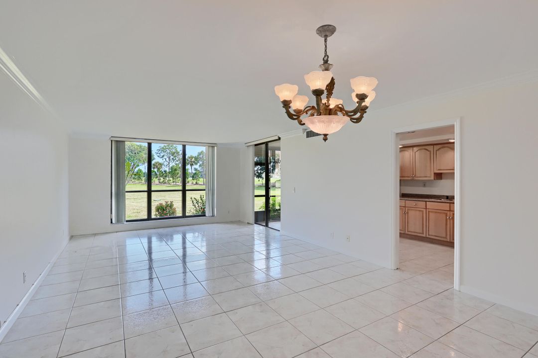 For Rent: $2,950 (2 beds, 2 baths, 1305 Square Feet)