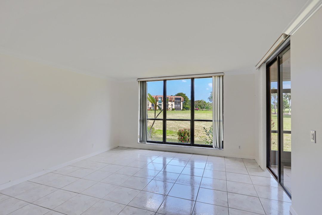 For Rent: $2,950 (2 beds, 2 baths, 1305 Square Feet)