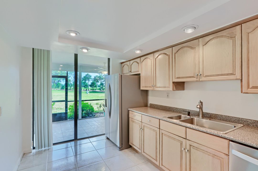 For Rent: $2,950 (2 beds, 2 baths, 1305 Square Feet)