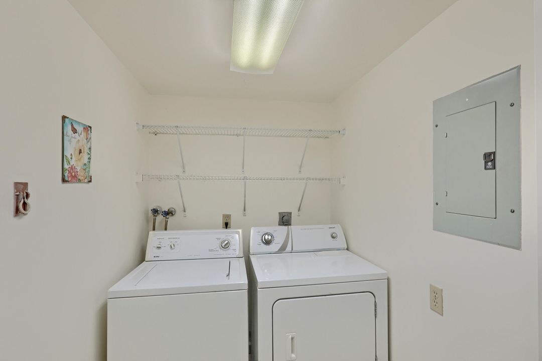 For Rent: $2,950 (2 beds, 2 baths, 1305 Square Feet)