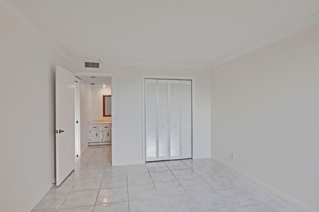 For Rent: $2,950 (2 beds, 2 baths, 1305 Square Feet)