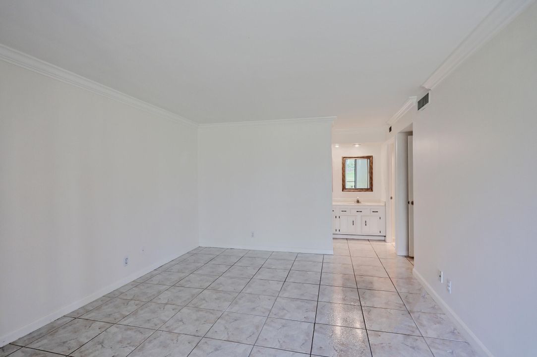 For Rent: $2,950 (2 beds, 2 baths, 1305 Square Feet)