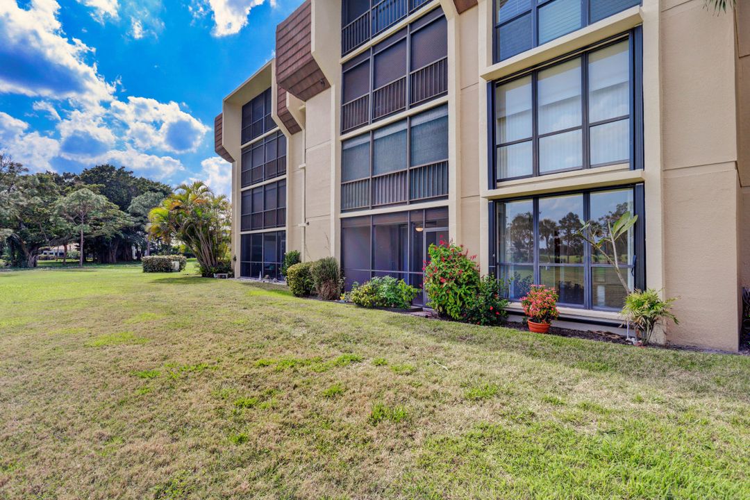 For Rent: $2,950 (2 beds, 2 baths, 1305 Square Feet)