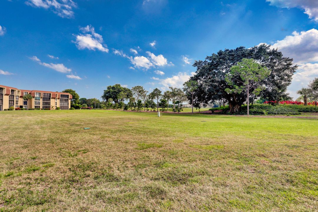 For Rent: $2,950 (2 beds, 2 baths, 1305 Square Feet)