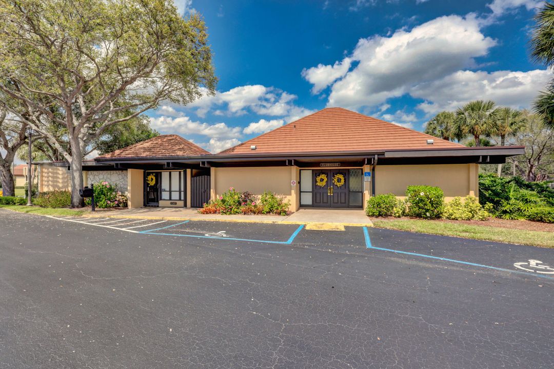 For Rent: $2,950 (2 beds, 2 baths, 1305 Square Feet)