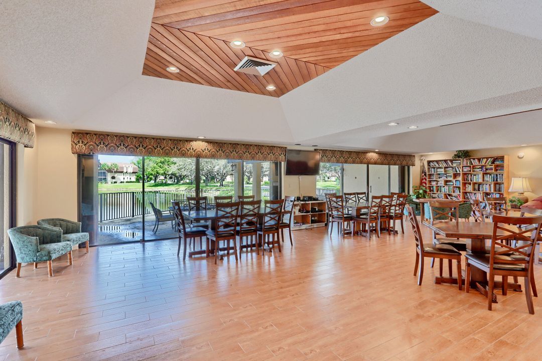 For Rent: $2,950 (2 beds, 2 baths, 1305 Square Feet)