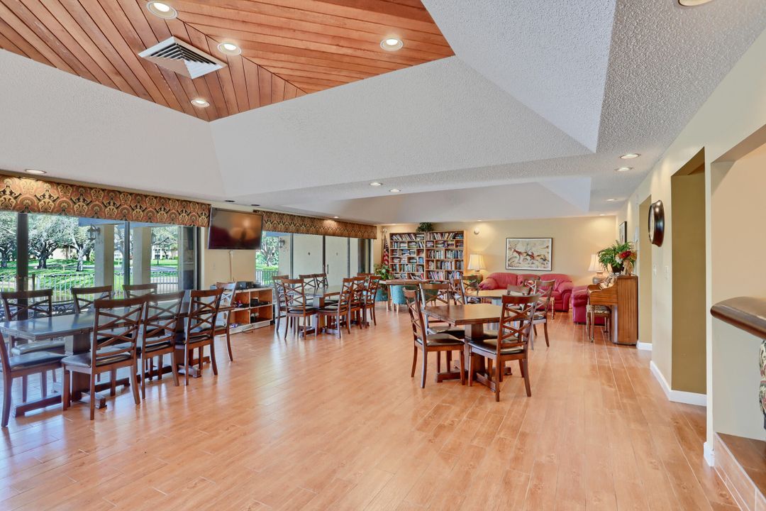 For Rent: $2,950 (2 beds, 2 baths, 1305 Square Feet)