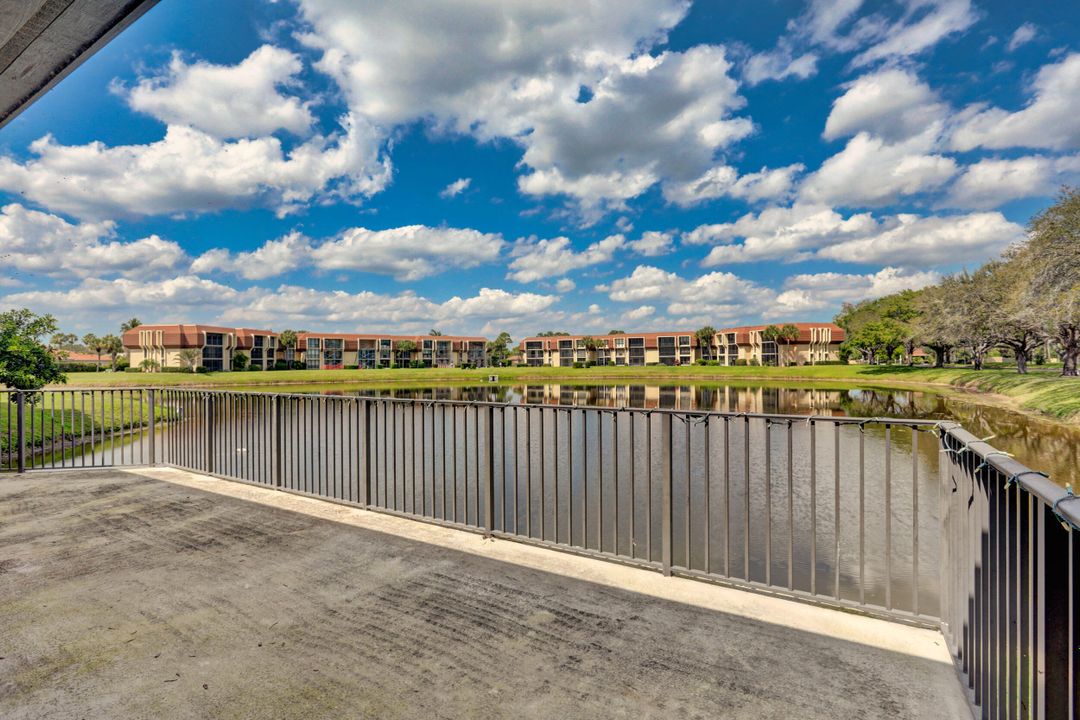 For Rent: $2,950 (2 beds, 2 baths, 1305 Square Feet)