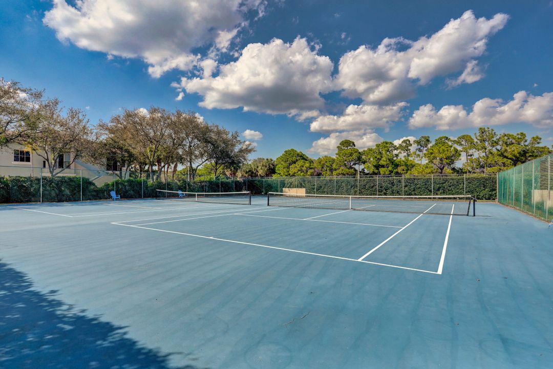 For Rent: $2,950 (2 beds, 2 baths, 1305 Square Feet)