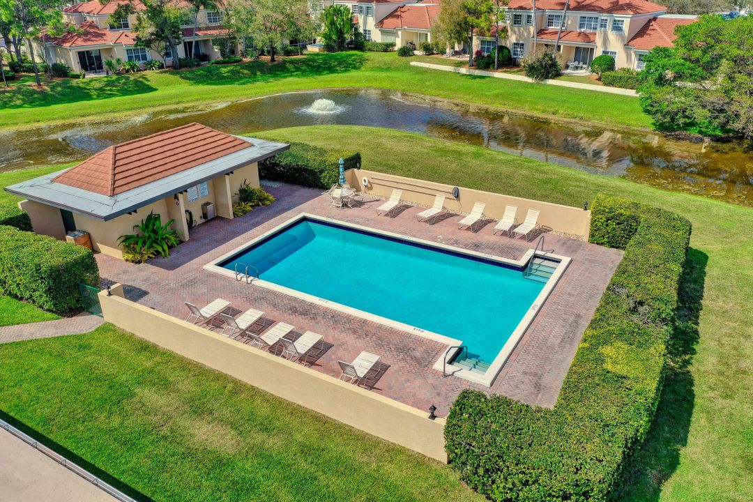 For Rent: $2,950 (2 beds, 2 baths, 1305 Square Feet)