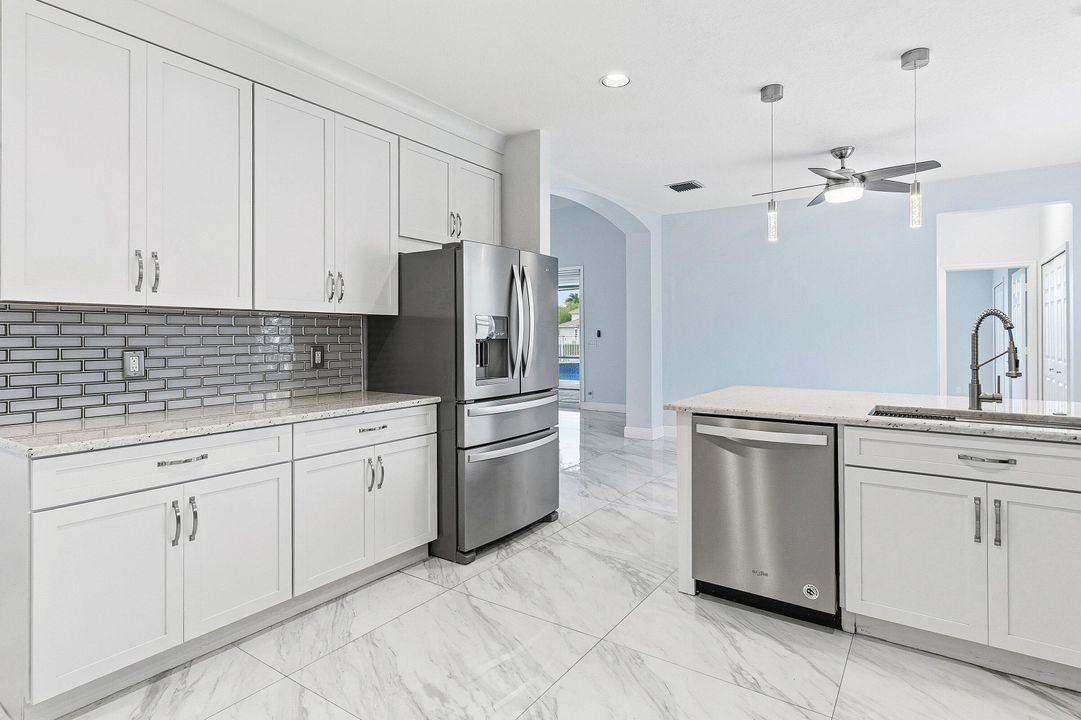 For Rent: $6,950 (4 beds, 3 baths, 2348 Square Feet)