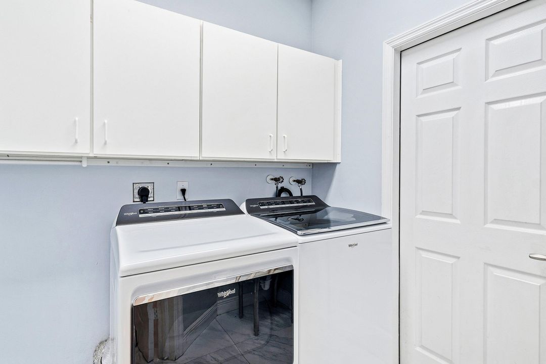 For Rent: $6,950 (4 beds, 3 baths, 2348 Square Feet)