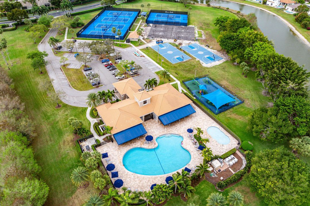 For Rent: $6,950 (4 beds, 3 baths, 2348 Square Feet)