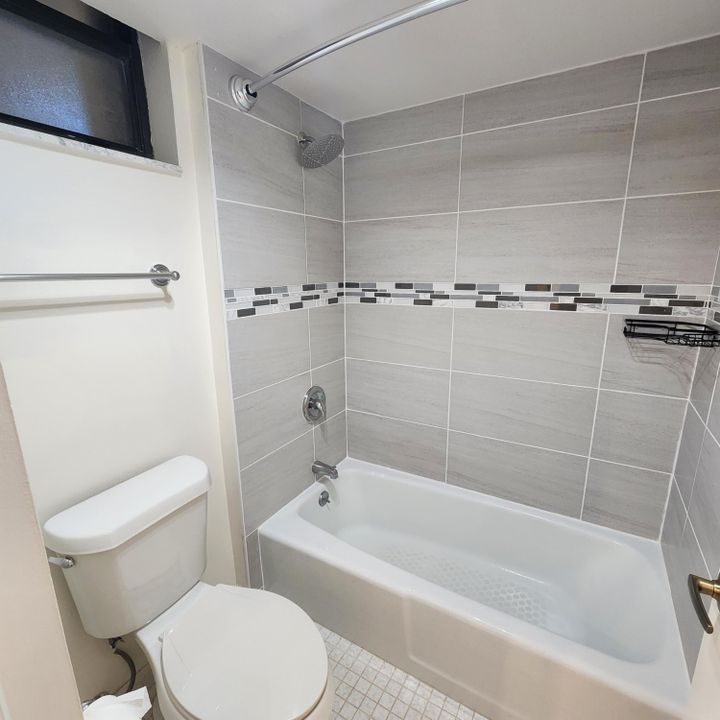 For Rent: $2,950 (2 beds, 2 baths, 1305 Square Feet)