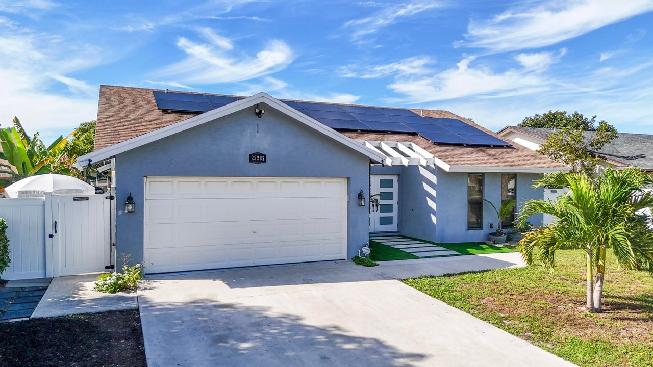 For Sale: $649,000 (3 beds, 2 baths, 1668 Square Feet)